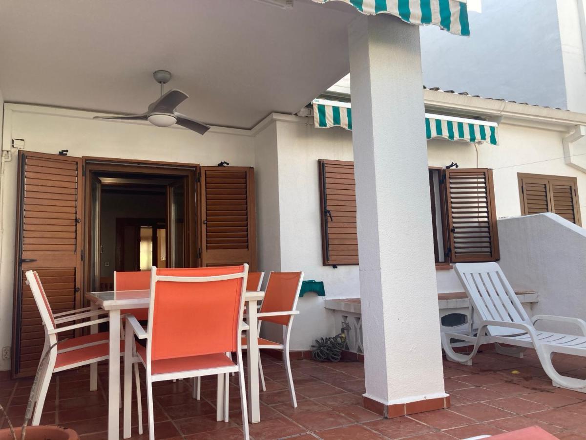 Chalet Adosado En Urbanizacion Con Precioso Jardin Denia Exterior photo